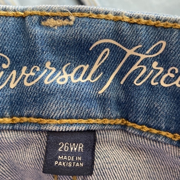 Universal‎ Thread shorts cut off Bermudas NEW light wash stretch 26 w distressed - Picture 7 of 8